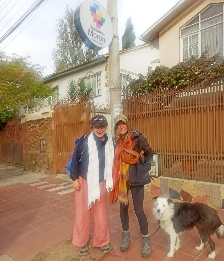 Bed and Breakfast Residencial Moroni - Alojamiento En Cochabamba Exterior foto