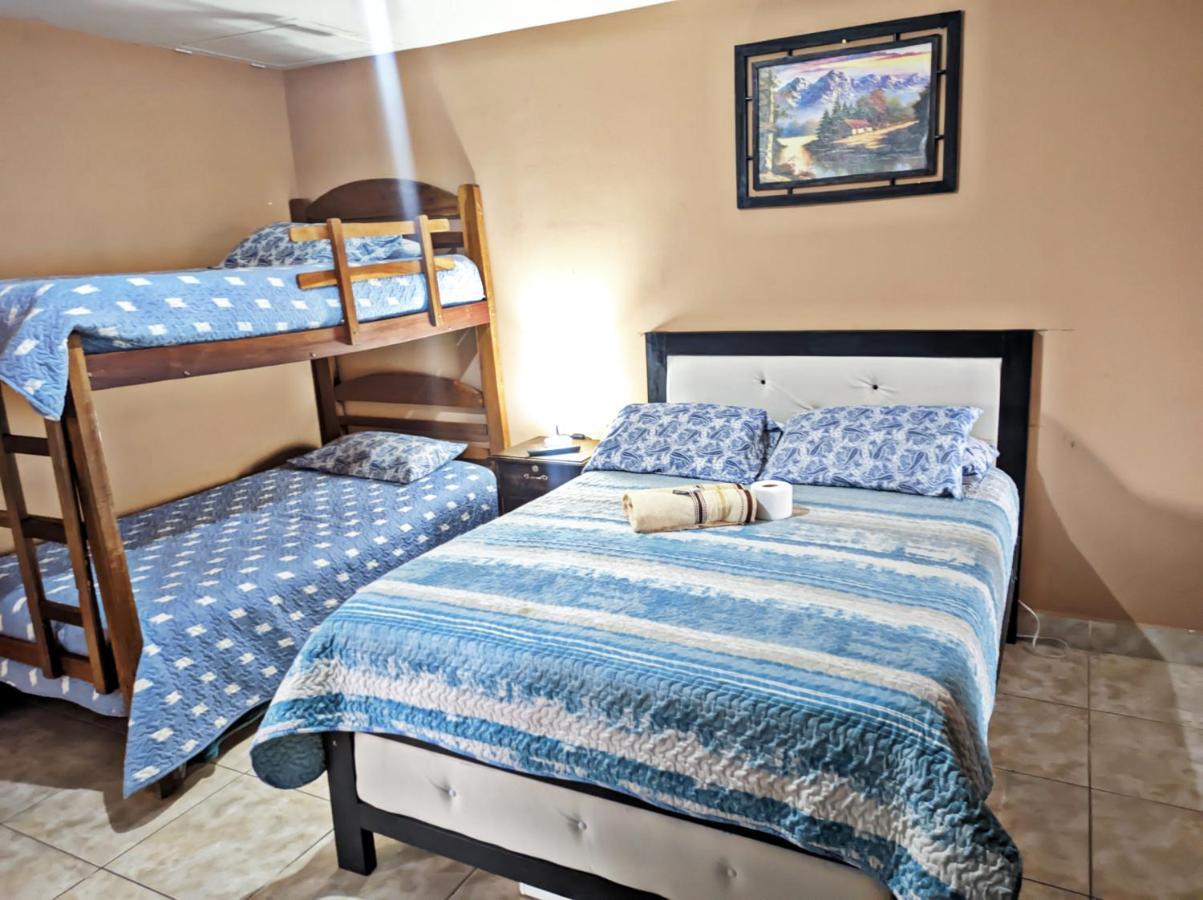 Bed and Breakfast Residencial Moroni - Alojamiento En Cochabamba Exterior foto