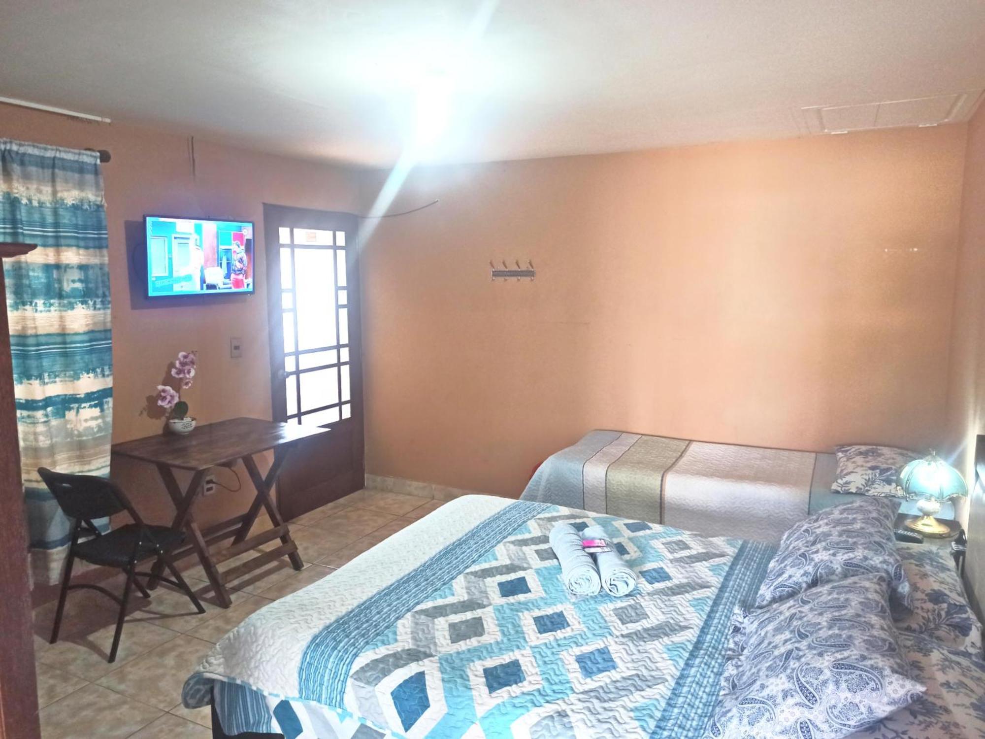 Bed and Breakfast Residencial Moroni - Alojamiento En Cochabamba Exterior foto