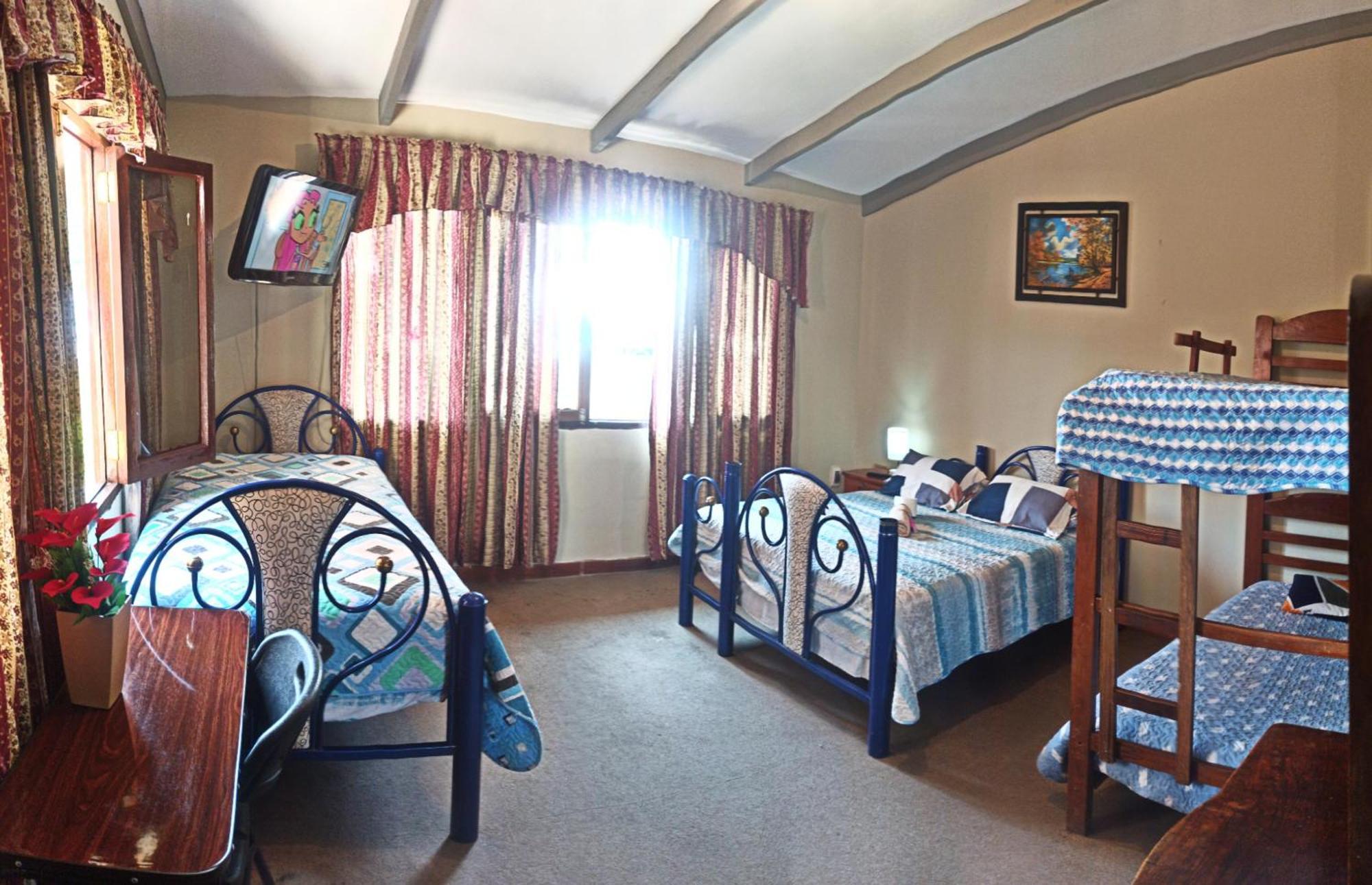 Bed and Breakfast Residencial Moroni - Alojamiento En Cochabamba Exterior foto