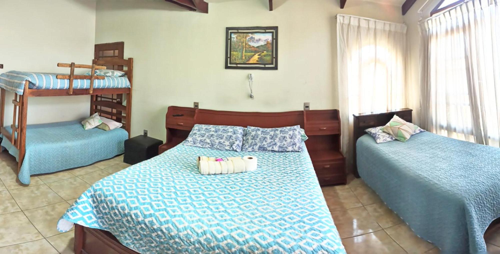 Bed and Breakfast Residencial Moroni - Alojamiento En Cochabamba Exterior foto